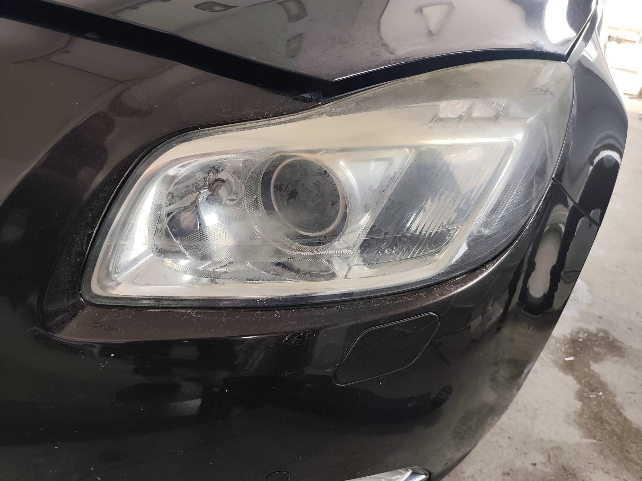Prije tretmana — Opel Insignia  Brušenje, poliranje i keramicka zastita farova